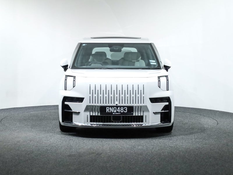 2026 Zeekr 009 6-Seat AWD 116kwh image 2