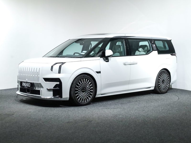 2026 Zeekr 009 6-Seat AWD 116kwh image 3