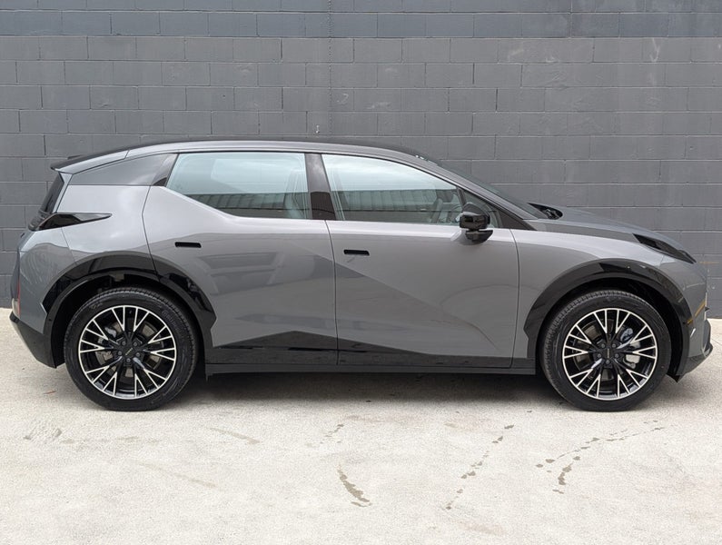 2026 Zeekr X AWD image 3