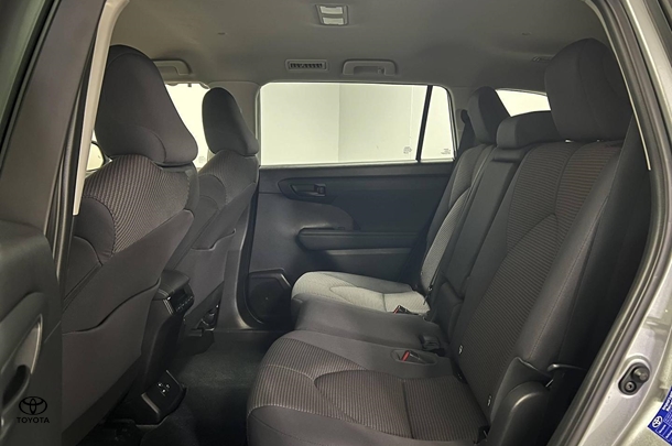 2021 Toyota Kluger Hybrid GX AWD image 14