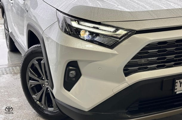 2024 Toyota RAV4 Hybrid GXL AWD image 3