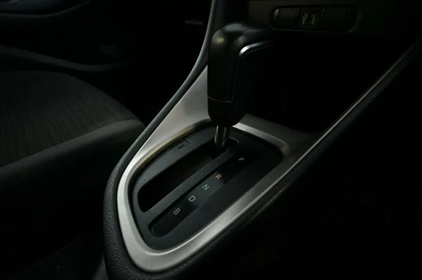 2020 Toyota Yaris SX image 13