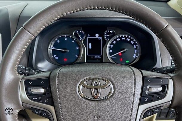 2022 Toyota Prado VX image 12