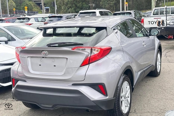 2022 Toyota C-HR GXL-2WD image 8