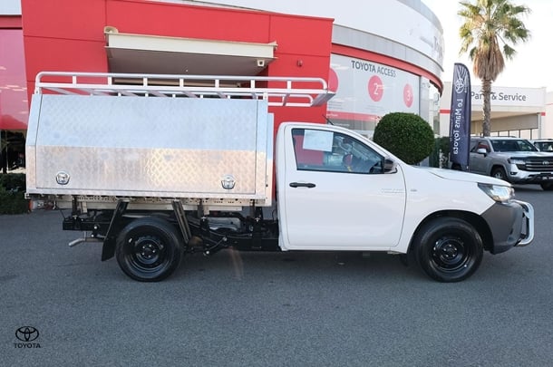 2021 Toyota Hilux 4x2 Workmate image 5