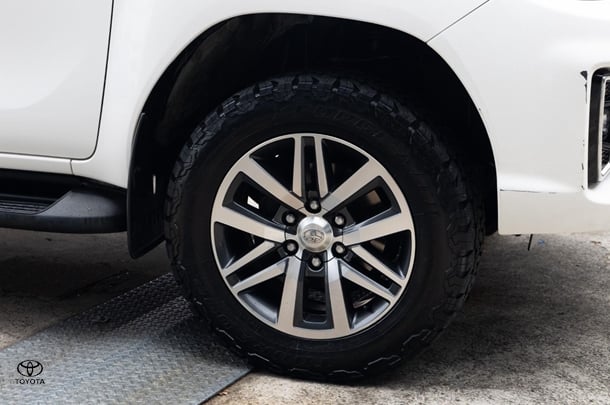 2018 Toyota Hilux 4x4 SR5 image 20