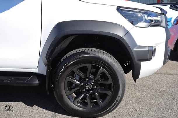 2024 Toyota Hilux Rogue image 4