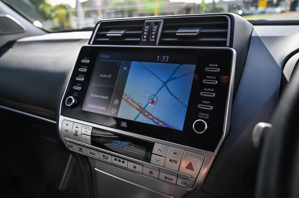 2023 Toyota Prado VX image 11