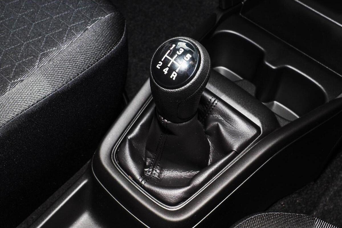 2024 Suzuki Swift Hybrid Manual image 15