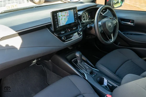 2021 TOYOTA Corolla Hatch Hybrid SX image 8