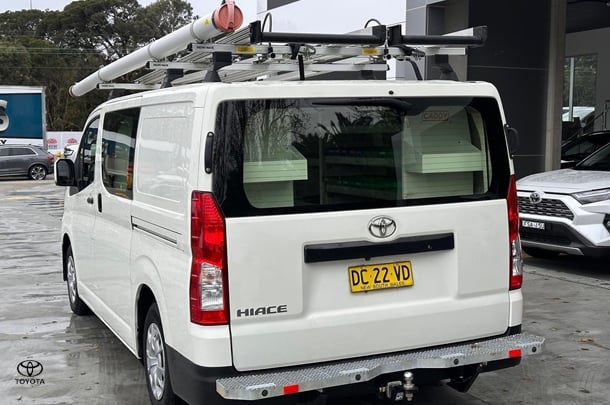 2021 Toyota HiAce LWB image 8
