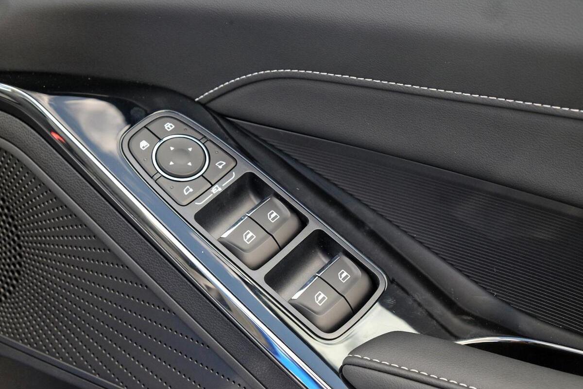 2024 GWM Haval H6 Ultra Hybrid Auto image 16