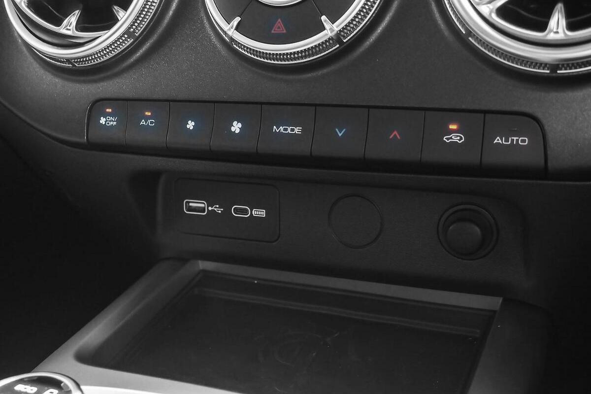 2025 GWM Tank 300 Ultra Hybrid Auto 4x4 image 16