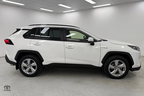2020 Toyota RAV4 Hybrid GXL-2WD image 2