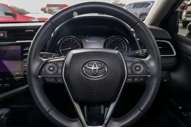 2018 Toyota CAMRY SL image 10