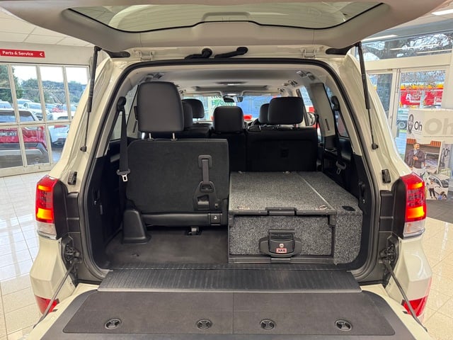 2019 Toyota Landcruiser VX image 17