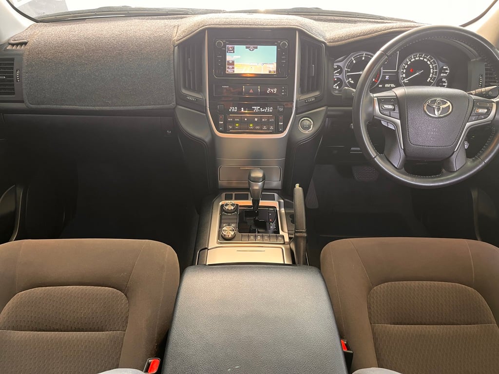 2020 Toyota Landcruiser GXL image 12