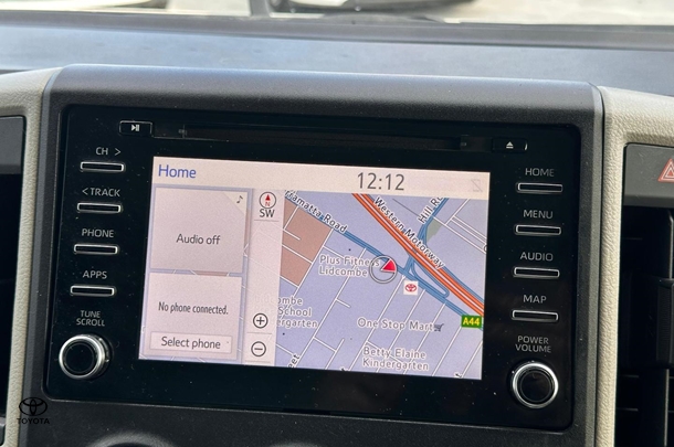 2019 Toyota HiAce LWB image 17