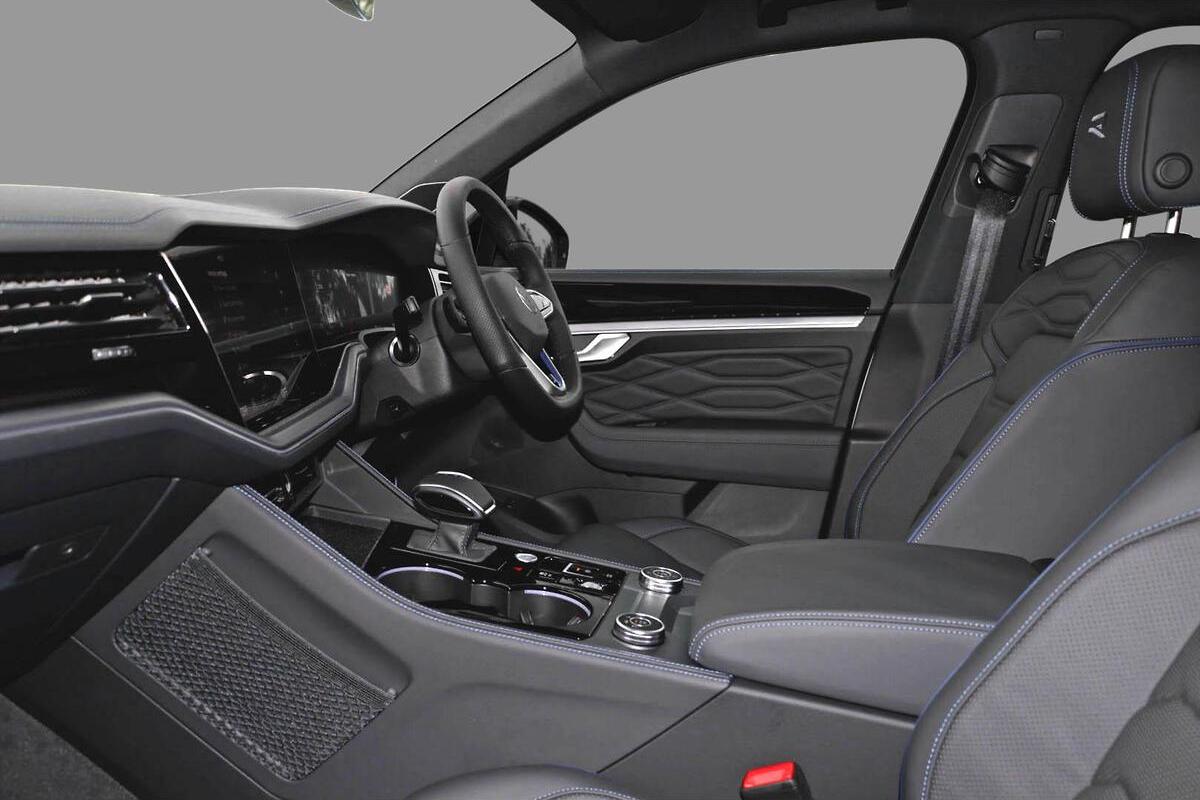 2024 Volkswagen Touareg R RC Auto 4MOTION MY24 image 8