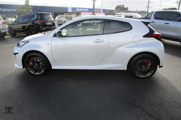 2022 Toyota GR Yaris GR image 5