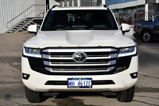 2022 Toyota Landcruiser VX image 17