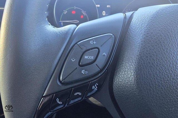 2021 Toyota C-HR Hybrid GR-S image 9