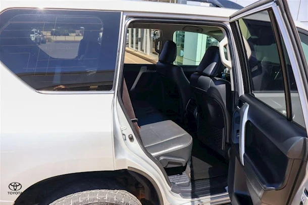 2019 Toyota Prado VX image 12