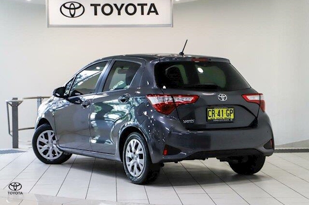 2018 Toyota YARIS Ascent image 6