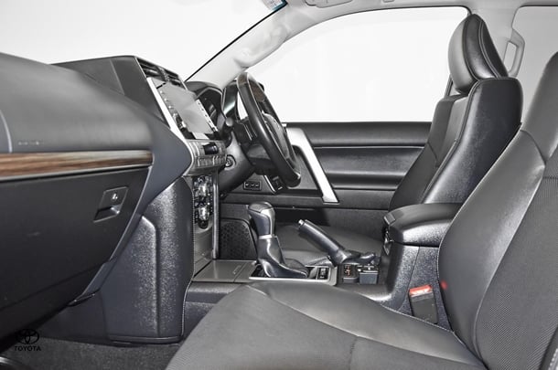 2023 Toyota Prado Kakadu image 18