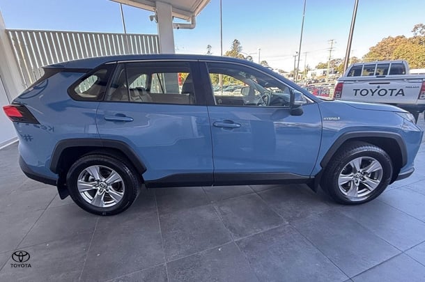 2021 Toyota Rav4 Hybrid GX-2WD image 3