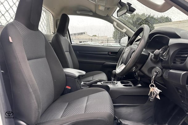2023 Toyota HiLux 4x2 Workmate image 10