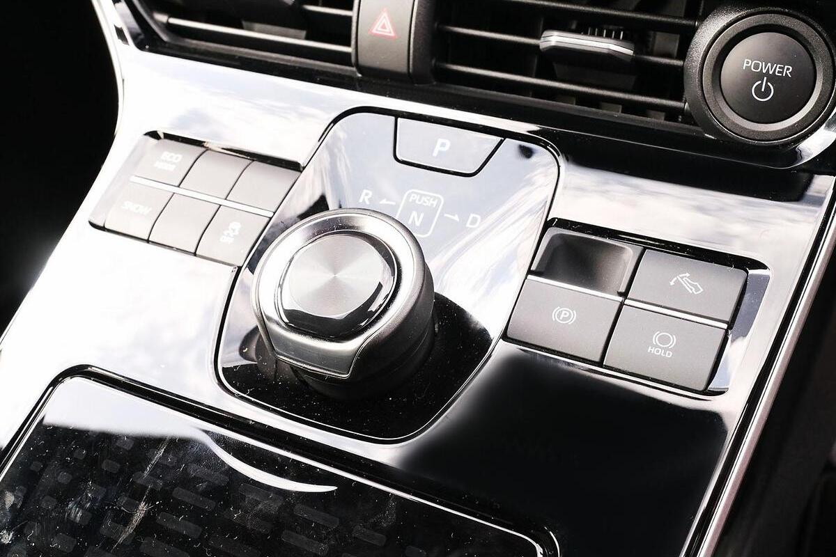 2025 Toyota bZ4X Auto 2WD image 16