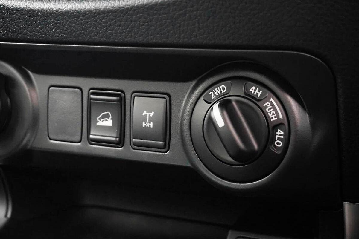 2024 Nissan Navara SL Warrior D23 Auto 4x4 MY24 Dual Cab image 12