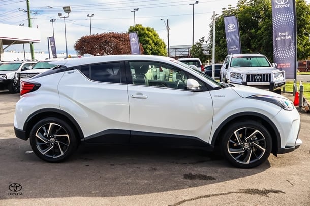 2023 Toyota C-HR Hybrid Koba 2WD image 3