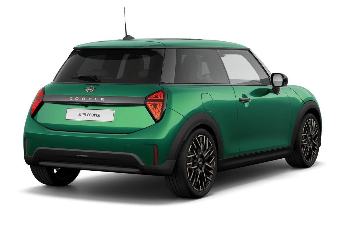 2024 MINI Cooper C Favoured Auto image 2