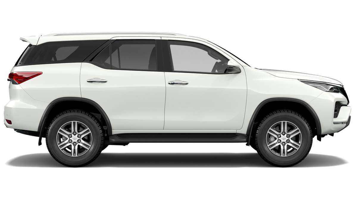 2025 Toyota Fortuner GXL Automatic image 2