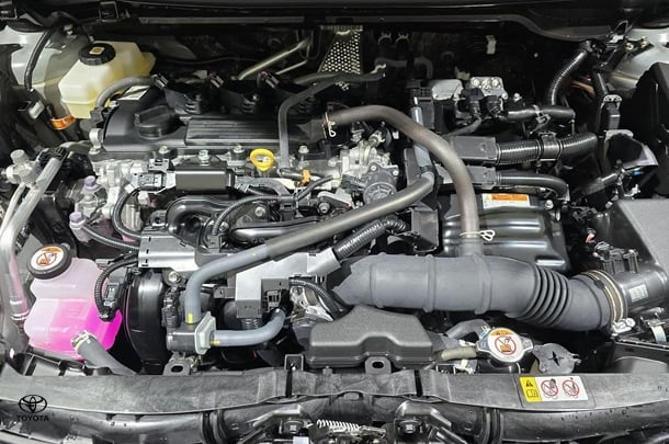 2024 Toyota Yaris HB Hybrid Ascent Sport image 10