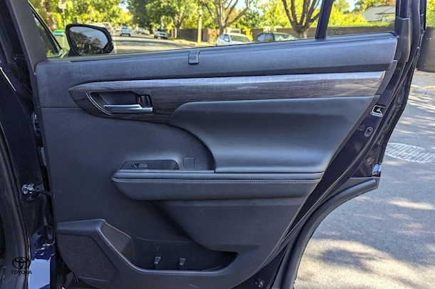 2023 Toyota Kluger AWD GRANDE image 13
