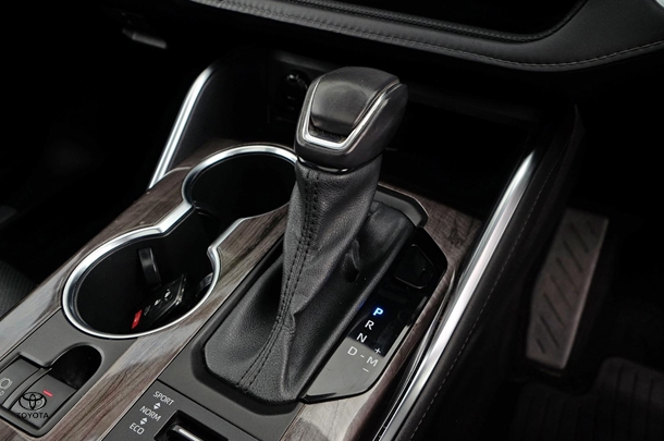2021 Toyota KLUGER AWD GRANDE image 10