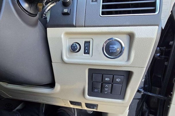 2021 Toyota Prado Kakadu image 25