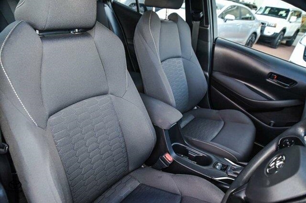 2018 Toyota COROLLA Ascent Sport image 8