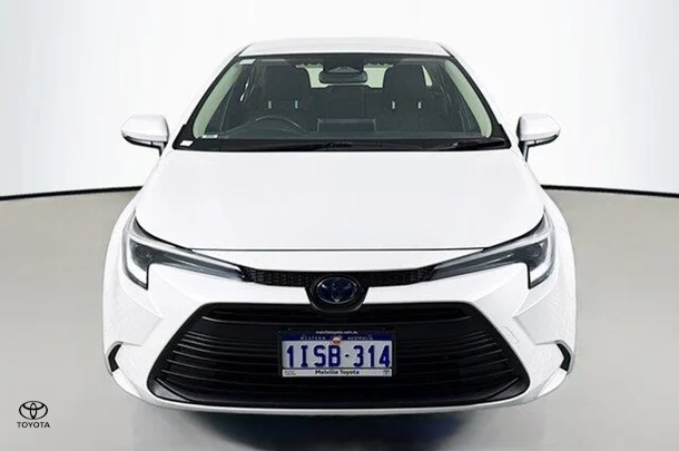 2022 Toyota Corolla Sedan Hybrid Ascent Sport image 2