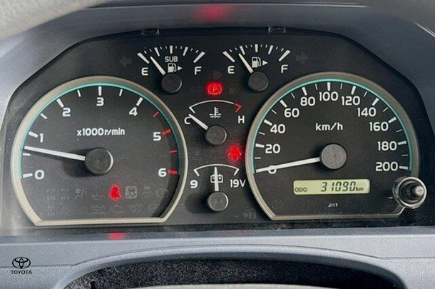 2021 Toyota LANDCRUISER MILITARY GXL image 17