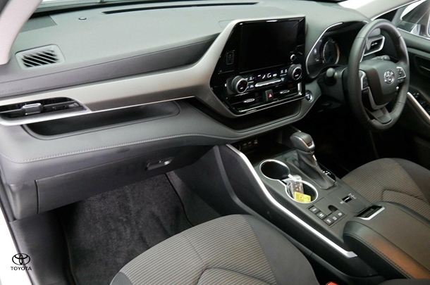 2024 Toyota Kluger Hybrid GX image 17
