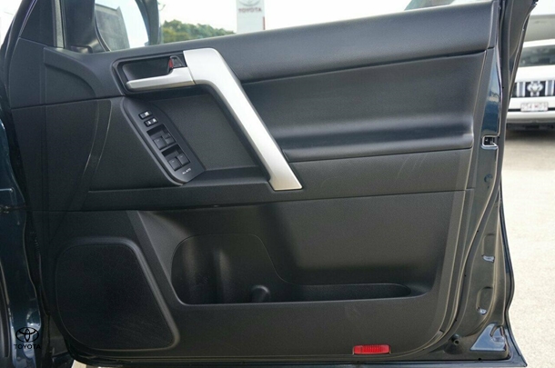 2021 Toyota Prado VX image 22