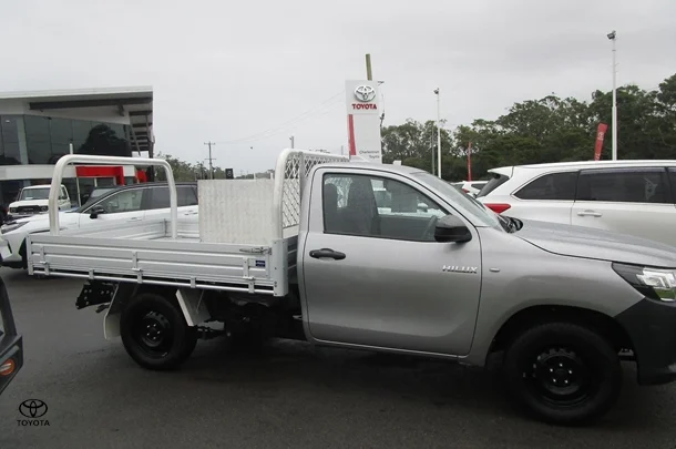 2022 Toyota Hilux Workmate image 2