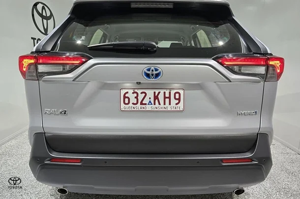 2024 Toyota RAV4 Hybrid GX-2WD image 4