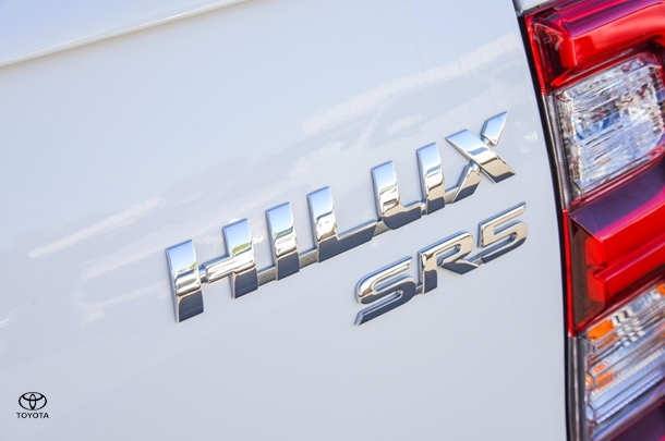 2023 Toyota HILUX SR5 image 8