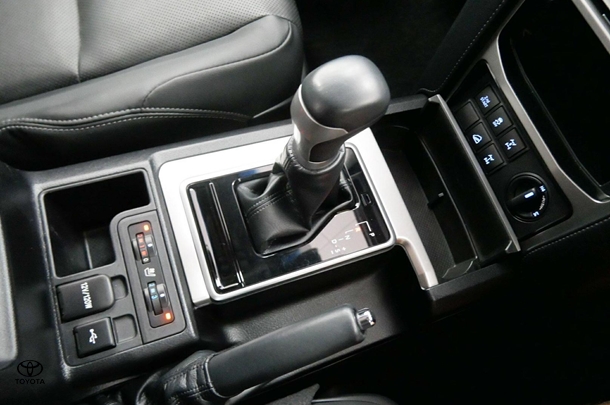 2023 Toyota Prado VX image 13