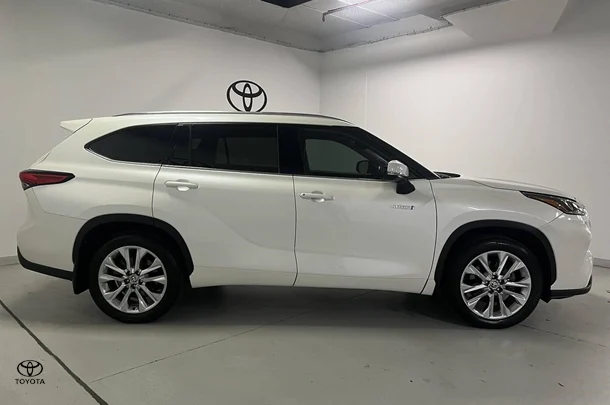 2021 Toyota Kluger Hybrid AWD GRANDE image 4